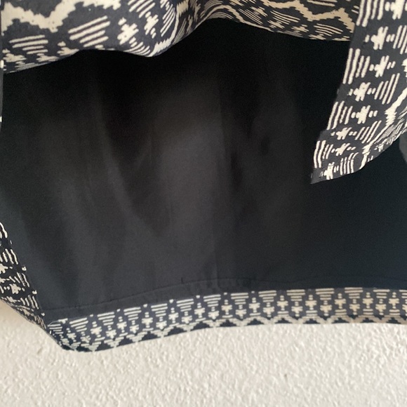 Ann Talyor Loft Aztec Style Black/Beige Elastic Waist Skirt - Picture 5 of 7